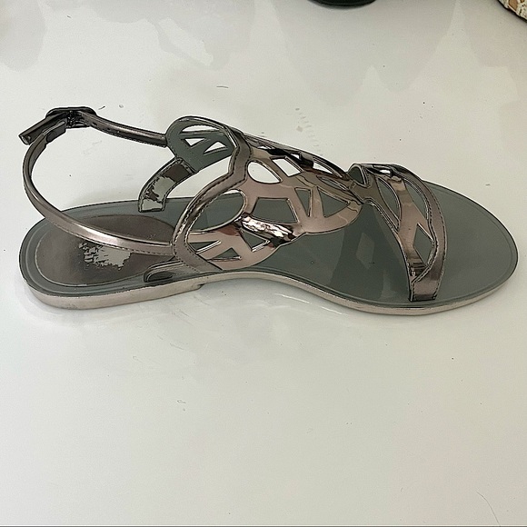 Stuart Weitzman Gelfisher Sandals in Metallic Graphite - Picture 3 of 16